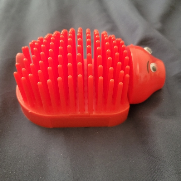 Vintage Hedgehog Porcupine Desk Pal Pencil Sharpener Note Holder Caddy RARE! Red - Picture 2 of 11